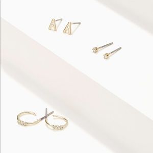 [sold out] ✨Tiny Crystal Stud earrings 💫